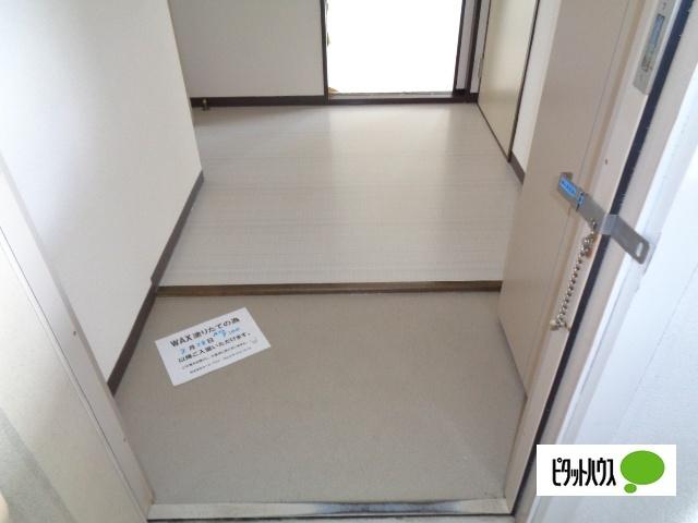 タウニィ陣（202） 玄関