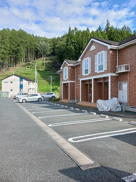 ラ・コリーナＣ（104） 駐車場