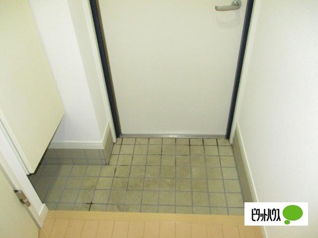 コルトーナ弐番館（304） 玄関
