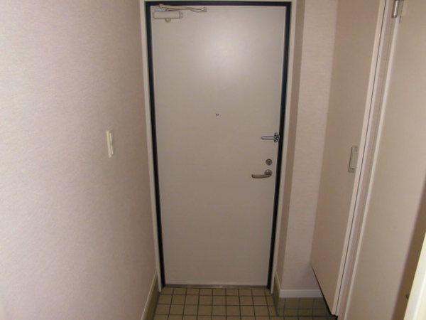 コルトーナ弐番館（107） 玄関