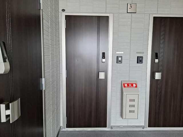 RESUA向中野　C棟（302） 玄関
