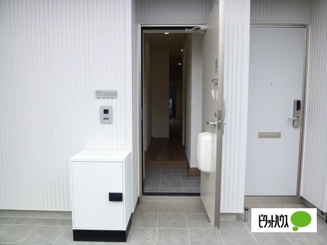 Ｕｒｂａｎ　ｎｅｓｔ（アーバンネスト）（101） 玄関