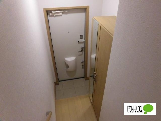 クロノス（201） 玄関