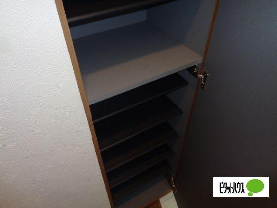 ＭＥＺＹ本町（206） 収納