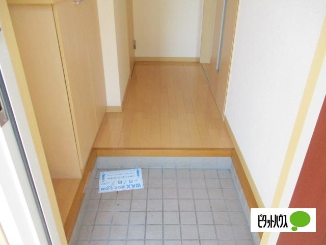 シャーメゾン津志田（102） 玄関