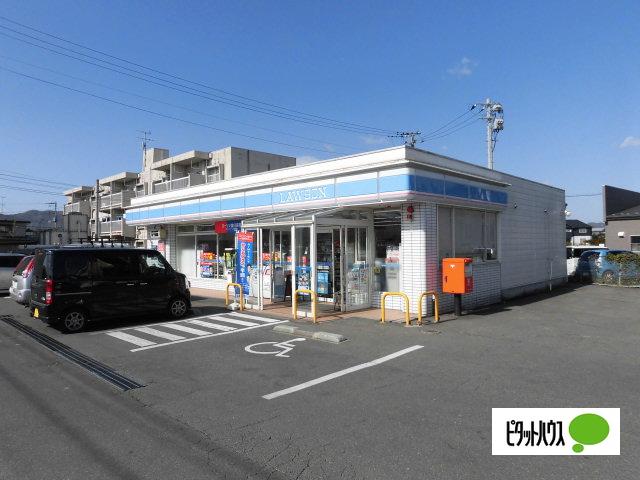 ローソン滝沢穴口店：275m