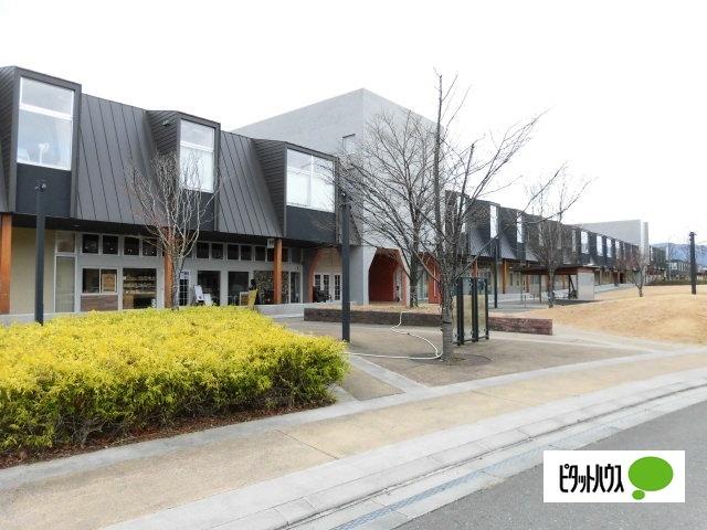 紫波町図書館：790m