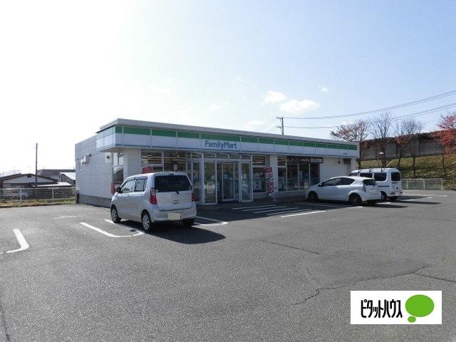 ファミリーマート滝沢鵜飼店：469m