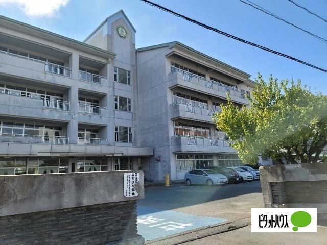 盛岡市立上田小学校：759m
