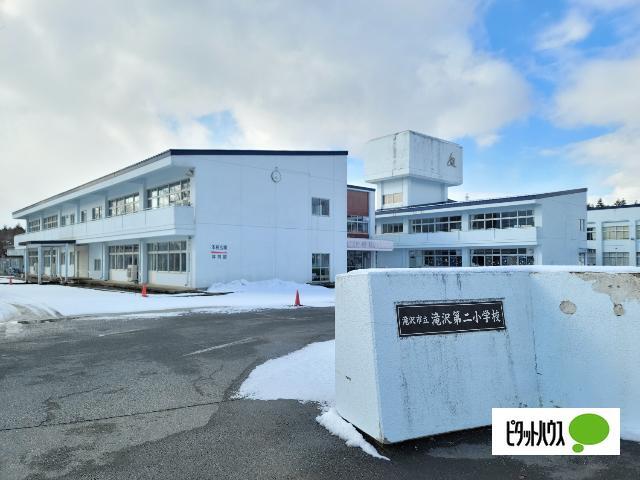 滝沢市立滝沢第二小学校：2439m