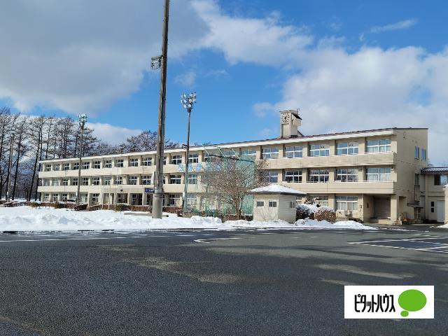 滝沢市立滝沢第二中学校：4047m