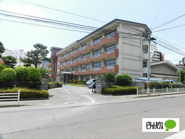 盛岡市立桜城小学校：659m