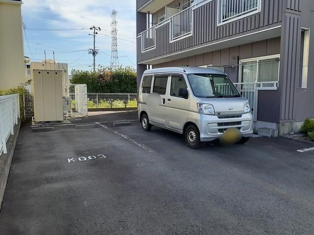ルミエールⅠ（103） 駐車場