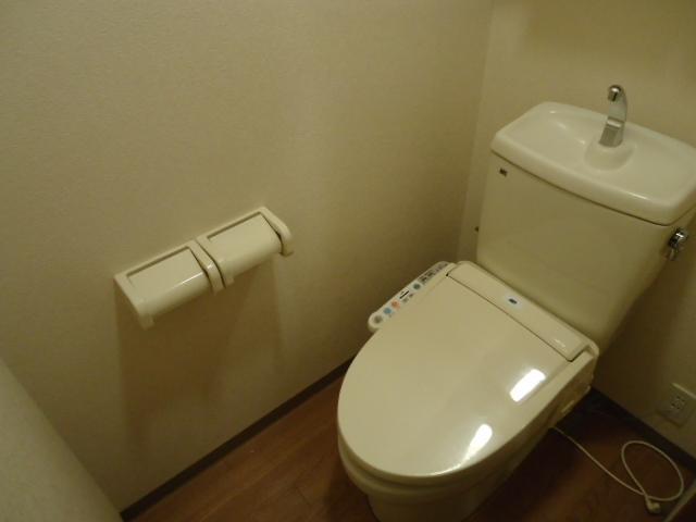 コスモスイート 部屋画像