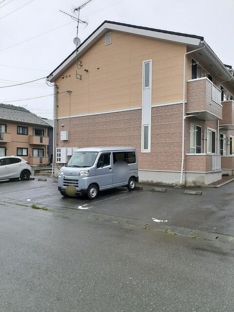 ジェルメ浅岸（201） 駐車場