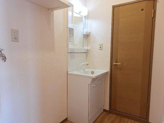 ロイヤルガーデン　Ｄ（101） 部屋画像