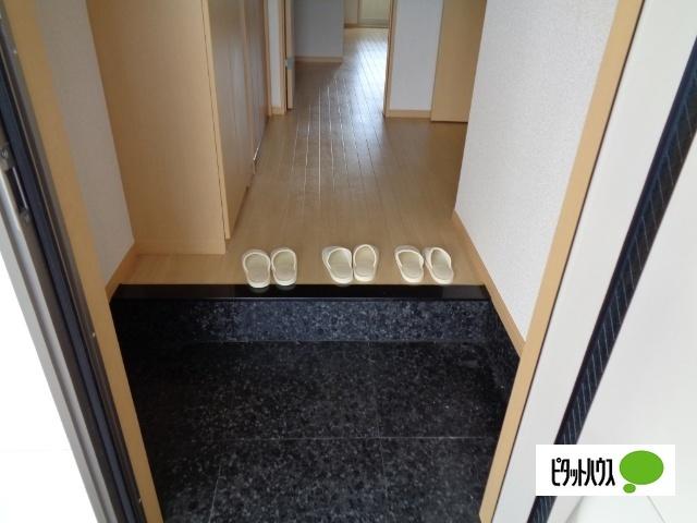 メゾンきたたかた 玄関