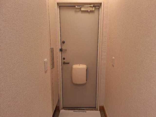 シャンクレール（102） 玄関
