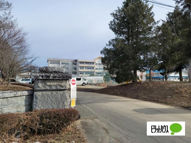 盛岡市立北厨川小学校：249m