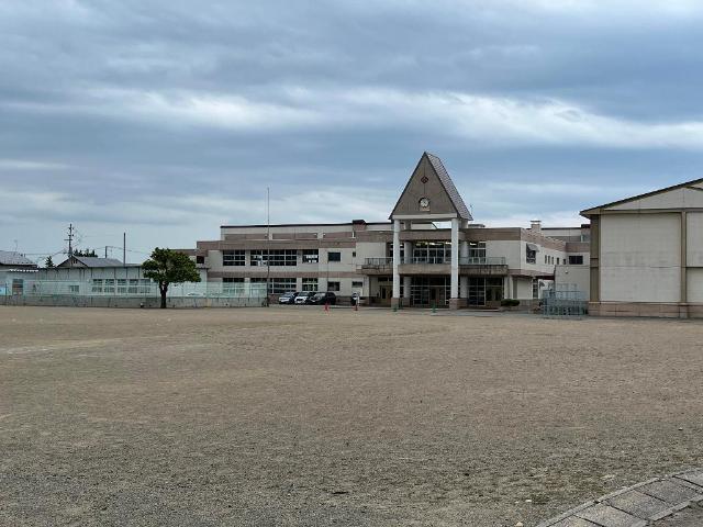 盛岡市立永井小学校：1337m