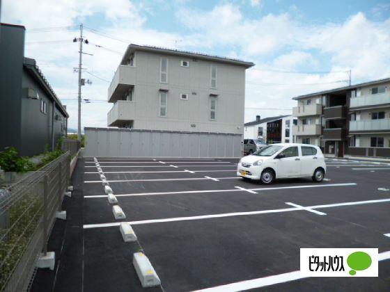 オーベル向中野　Ｂ（302） 駐車場