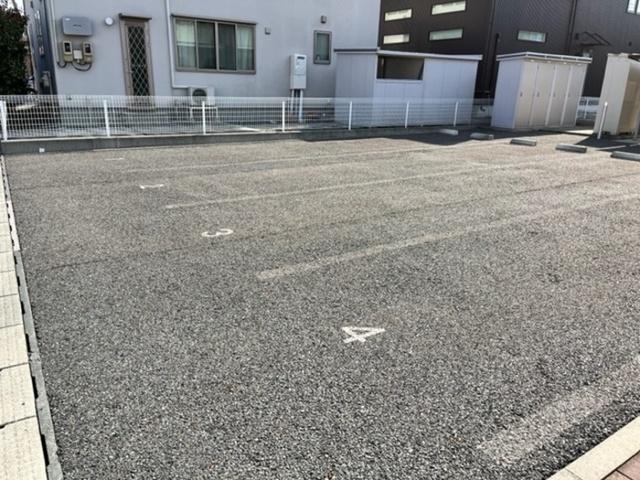 グランディフローラ（102） 駐車場