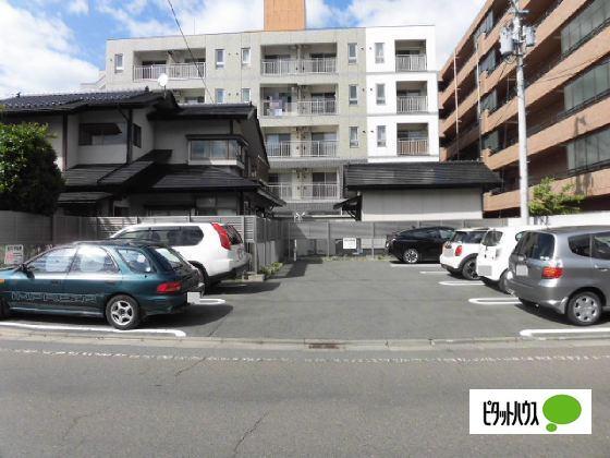 サンハウス志家（304） 駐車場