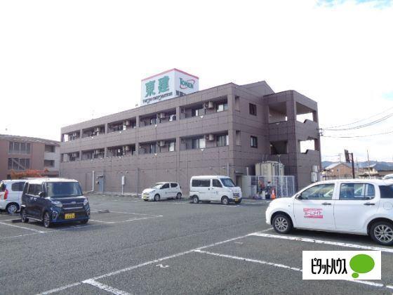 プラムコート 駐車場
