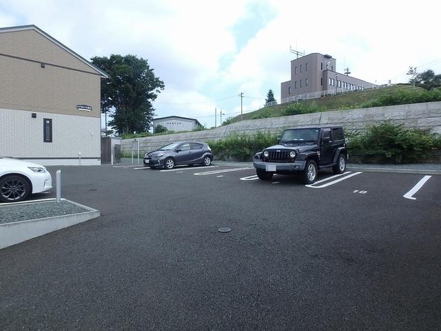 ハイカムール山王（203） 駐車場