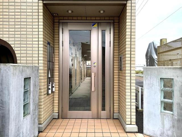 コム・シェ・ヴ　Ａ（305） エントランス