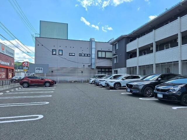 プラネージュⅡ（205） 駐車場