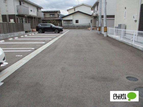 ラブリエＳＵＮ　Ⅰ（101） 駐車場