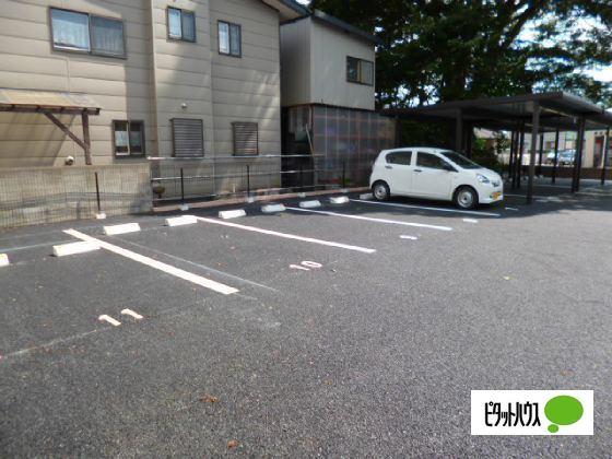 アビエス　Ｂ（101） 駐車場