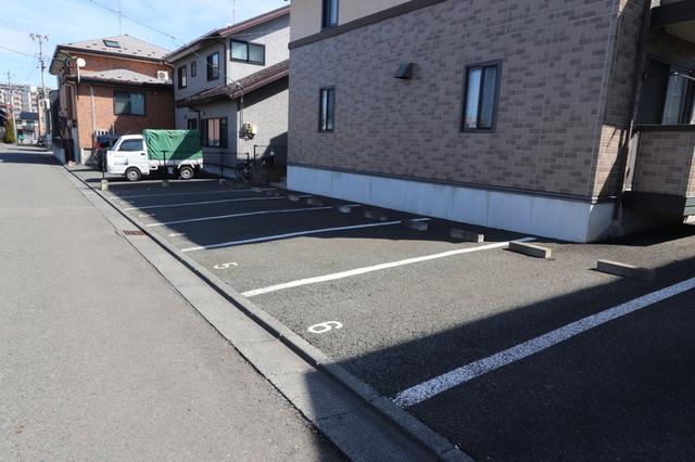 パークサイドセジュール（102） 駐車場