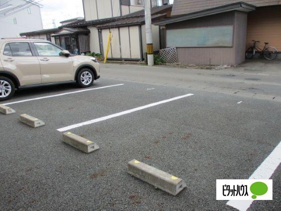 クレシア北斗 駐車場