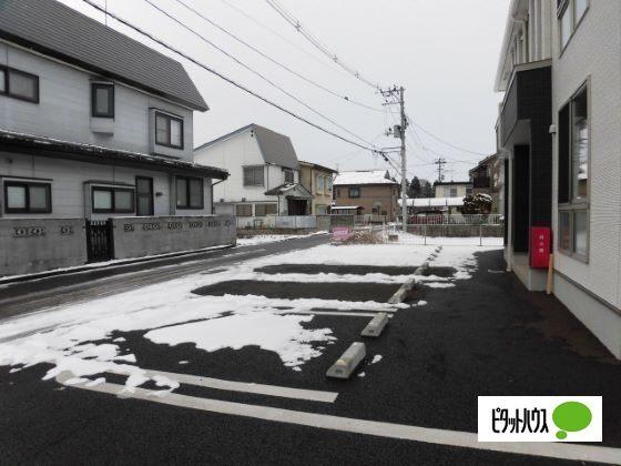 エクレール館向 駐車場