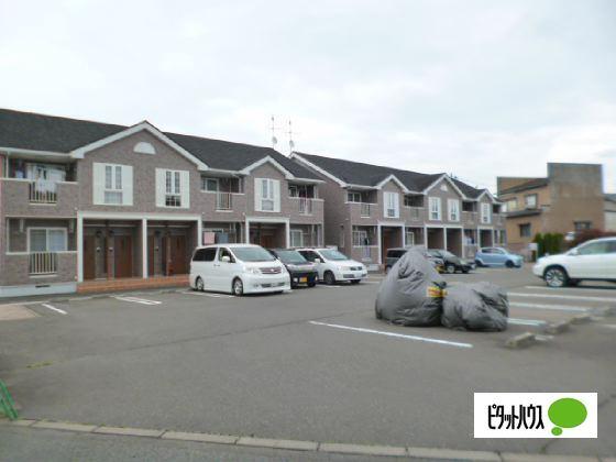 ラフレシールスクエアＡ（102） 外観