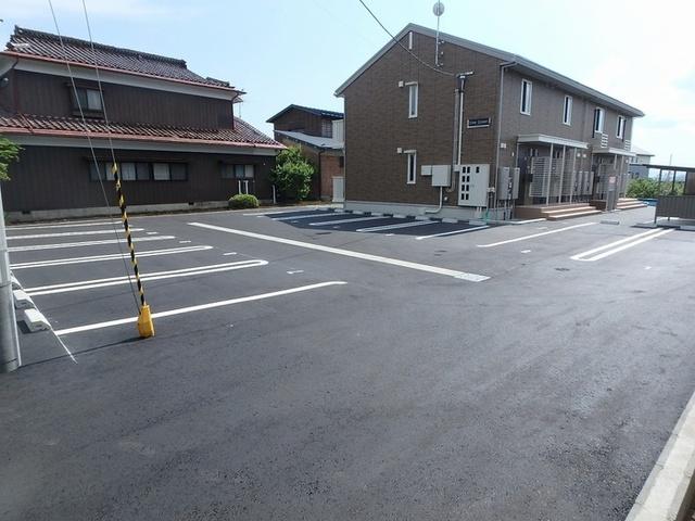エバーグリーン（101） 駐車場