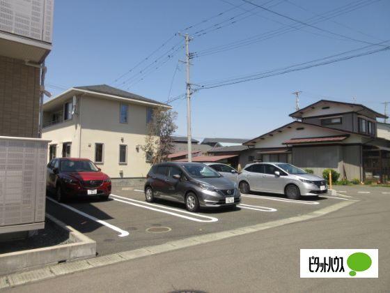 サンフラワー（101） 駐車場