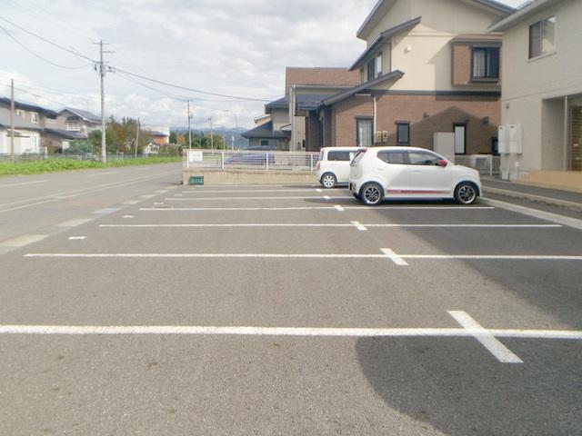 マジェスタ　Ｂ（102） 駐車場