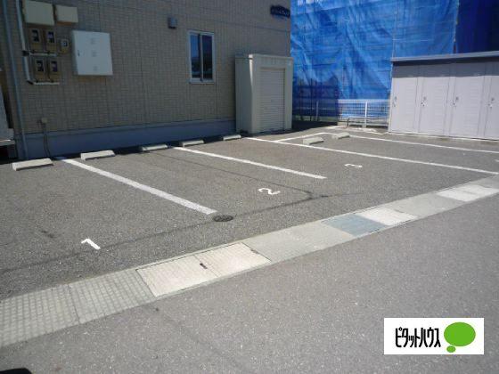 セジュールリュンヌ（102） 駐車場