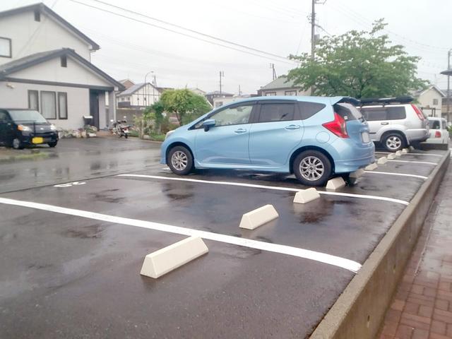 ロイヤルガーデン　Ｃ（101） 駐車場