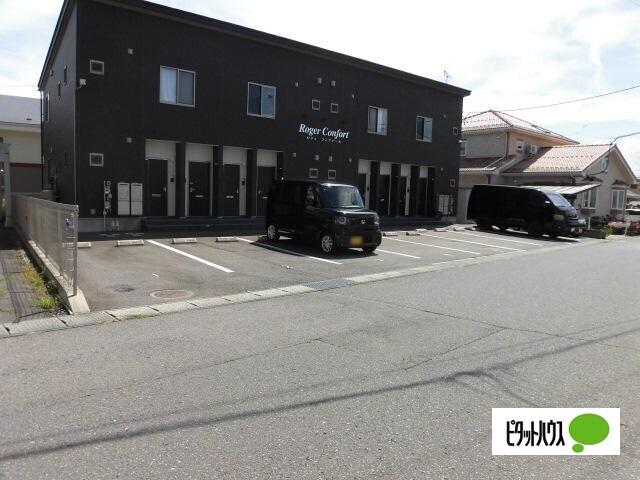 ロジェ コンフォール（101） 駐車場