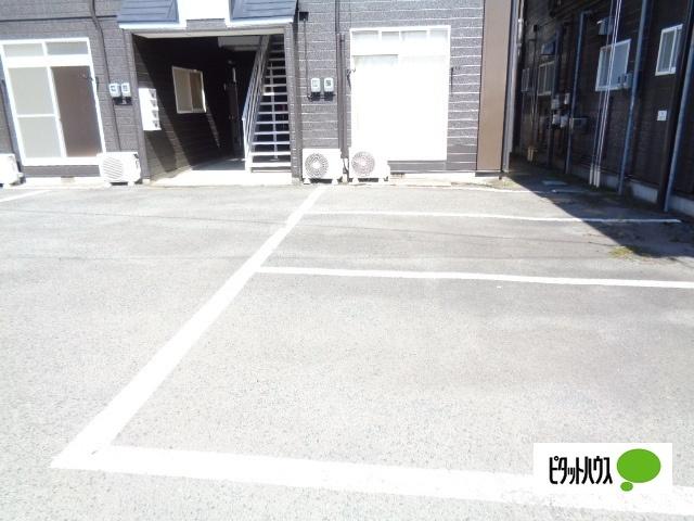 スカイタウンヨシダ　A（202） 駐車場