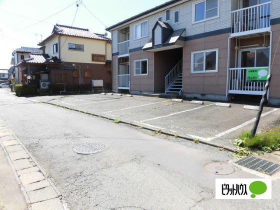 ハーフェン（101） 駐車場
