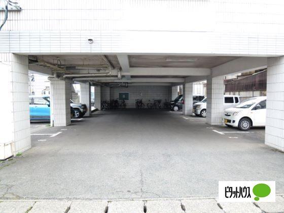 マンションアートグリーン（608） 駐車場