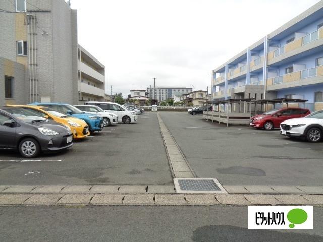 コルトーナ弐番館（204） 駐車場