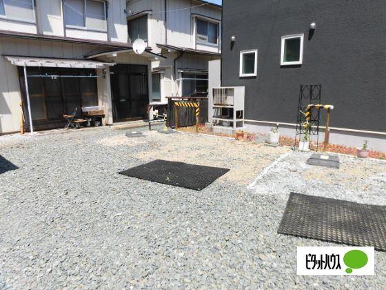 盛岡市仙北一戸建 駐車場