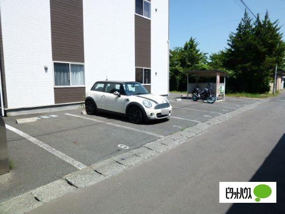 エール月が丘（103） 駐車場