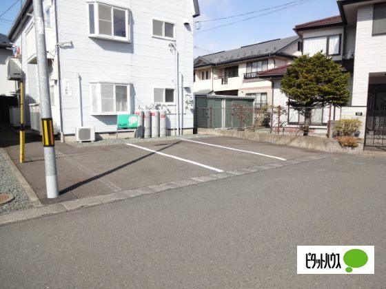 コーポ新里（1-2） 駐車場